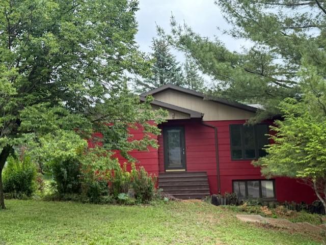 103 Circle Dr, Jackson, MN 56143
