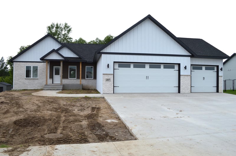 217 Woolgrass Way, Avon, MN 56310