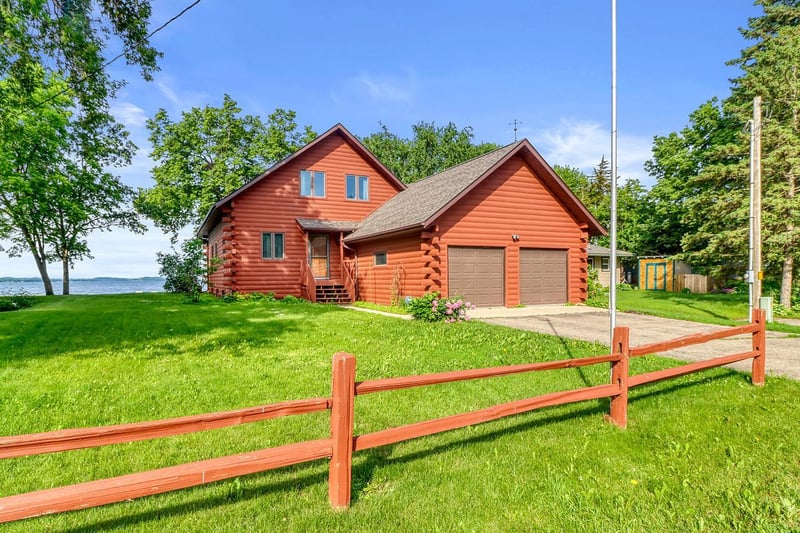 43881 Inlet Beach Rd, Pelican Rapids, MN 56572