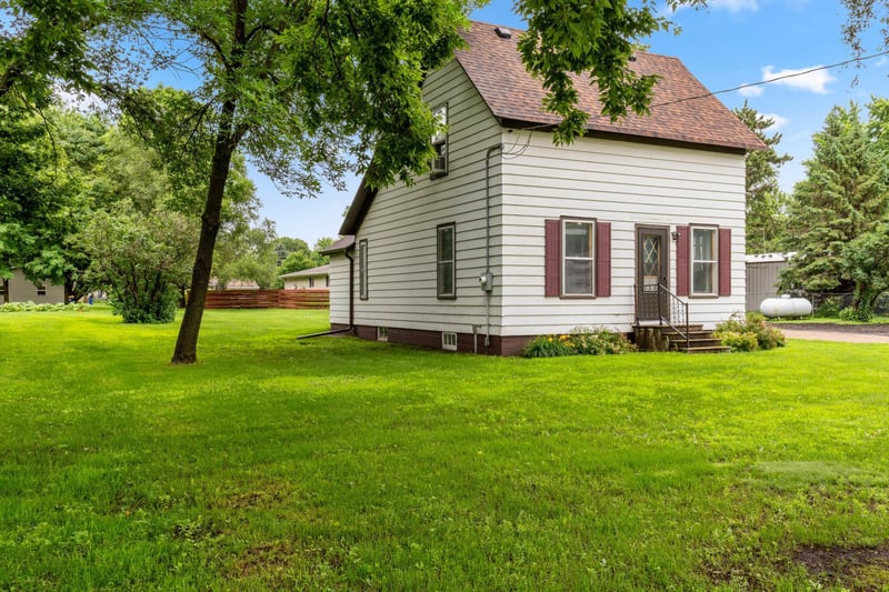 23435 Farwell Ave, Warsaw, MN 55087
