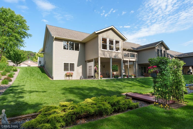 770 Club View Ln, Altoona, WI 54720