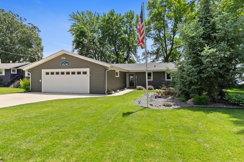 11859 89th St NW, Annandale, MN 55302