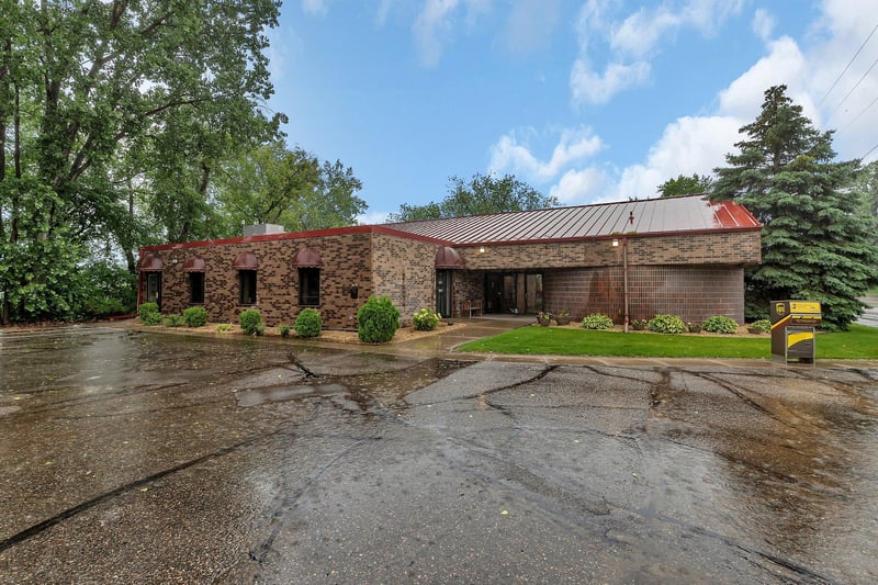 10 Riverside Ave S, Sartell, MN 56377