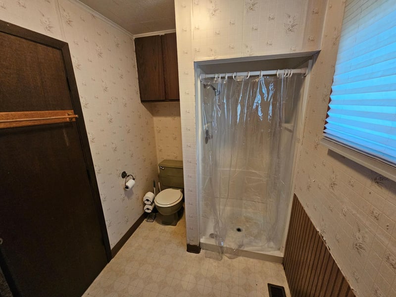 204 John St, Le Roy, MN 55951