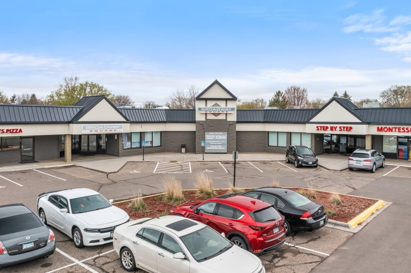 8401 W Broadway Ave, Brooklyn Park, MN 55445