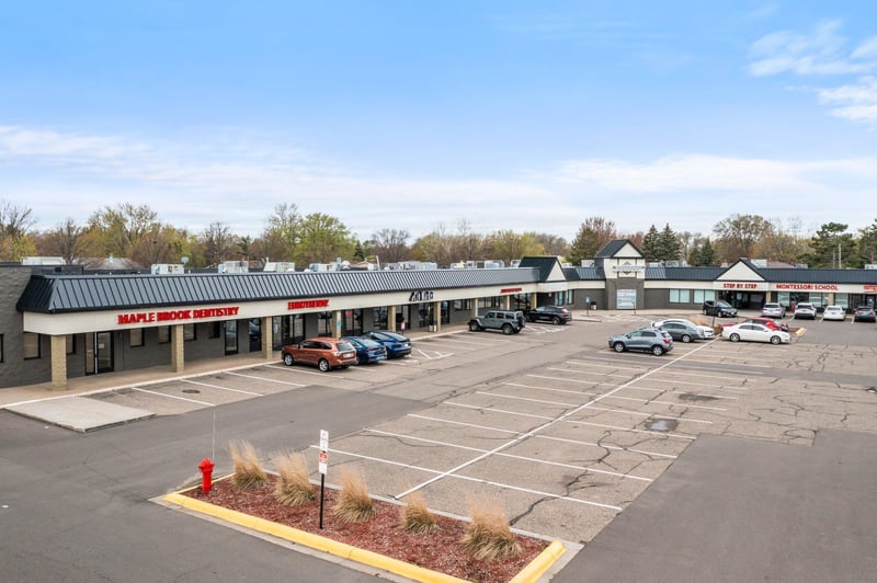 8401 W Broadway Ave, Brooklyn Park, MN 55445