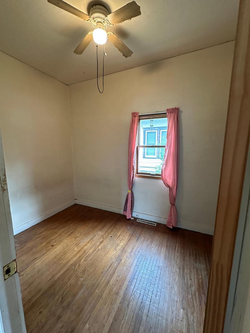 613 N Cedar St, Luverne, MN 56156
