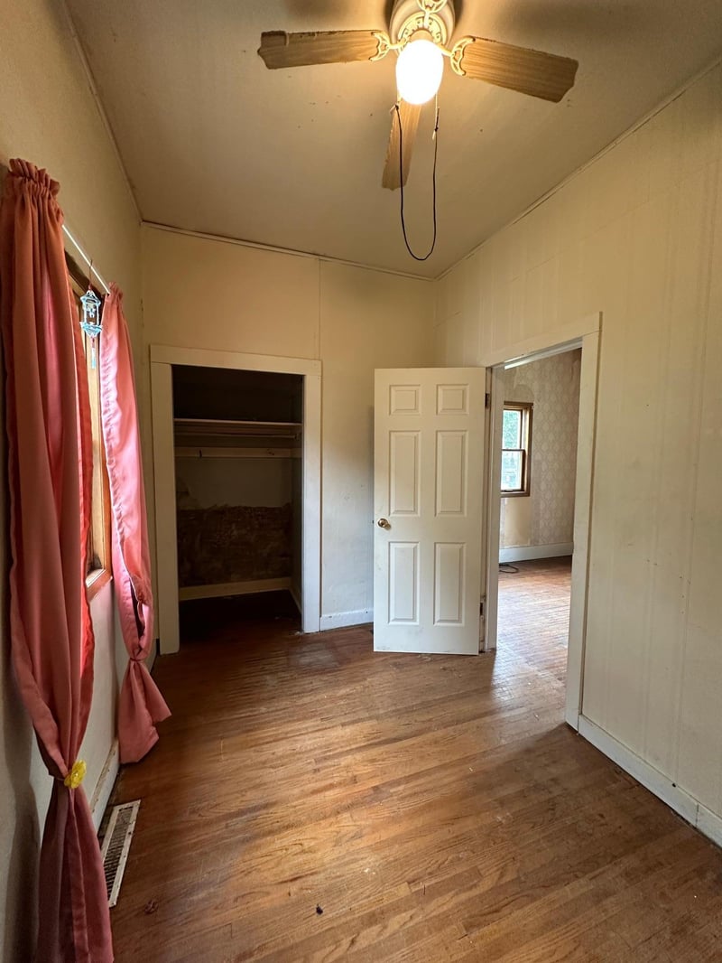 613 N Cedar St, Luverne, MN 56156