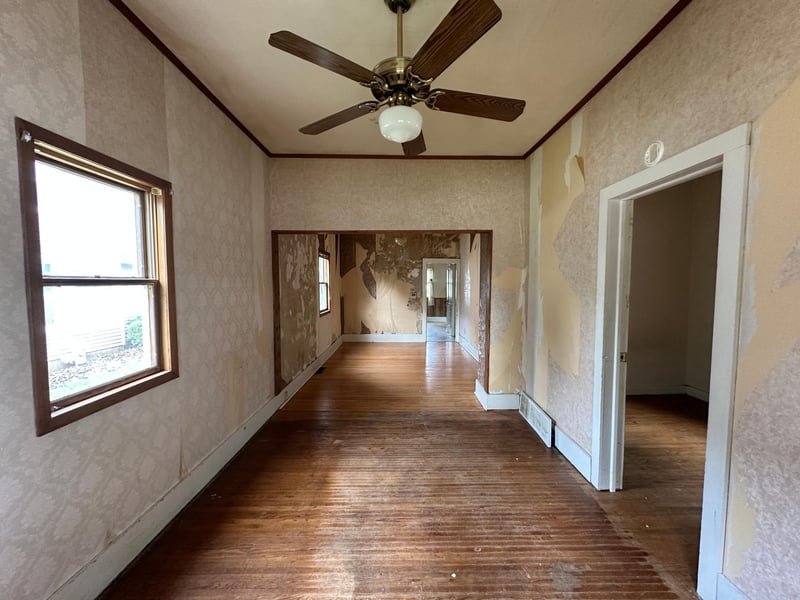 613 N Cedar St, Luverne, MN 56156
