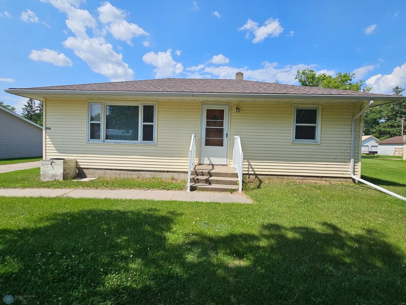 206 Hanson Ave SW, Twin Valley, MN 56584