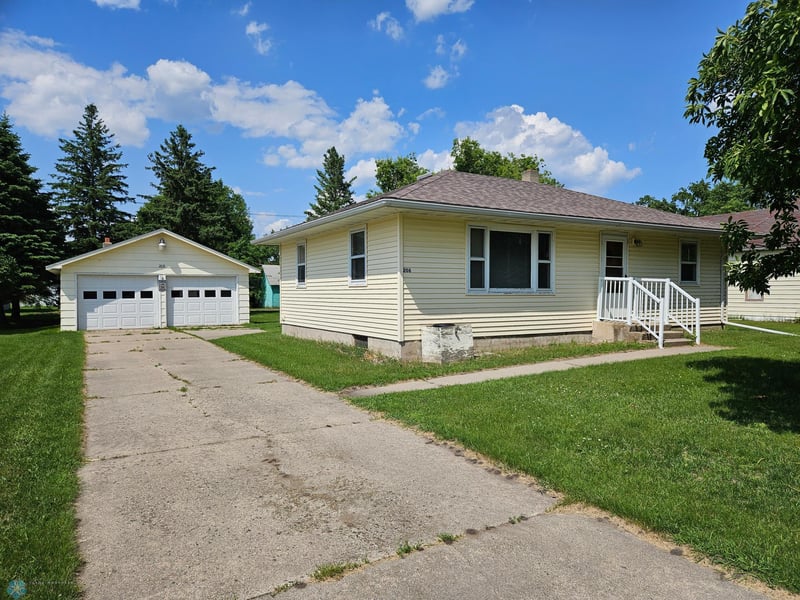 206 Hanson Ave SW, Twin Valley, MN 56584