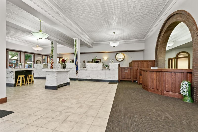 101 E Broadway, Little Falls, MN 56345