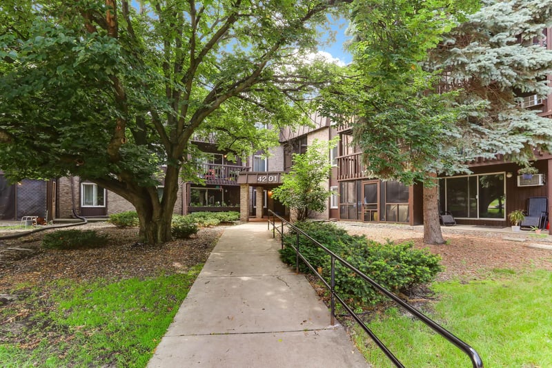 4201 Lakeside Ave N #106, Brooklyn Center, MN 55429