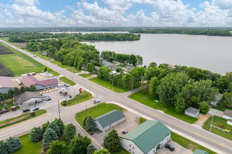 104 Walnut Ave, Madison Lake, MN 56063