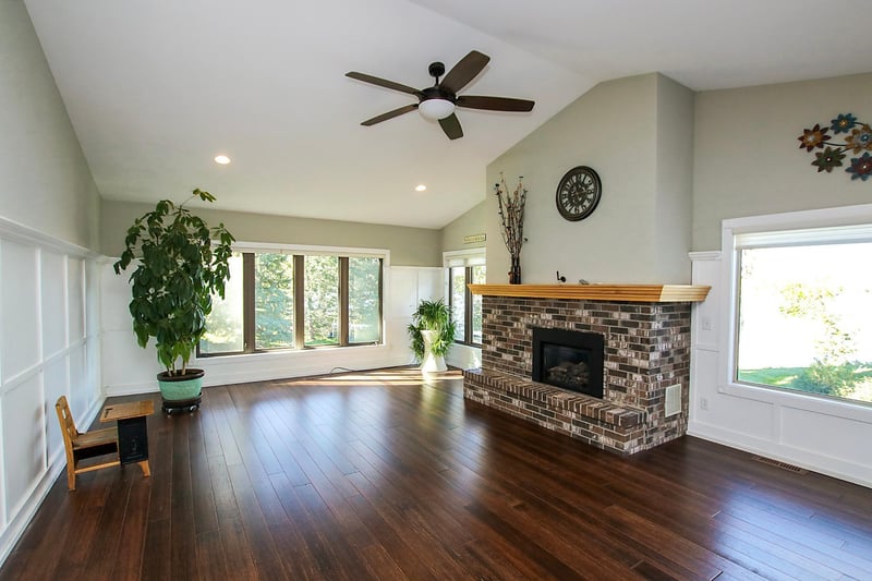 660 Lakewood Dr SW, Hutchinson, MN 55350