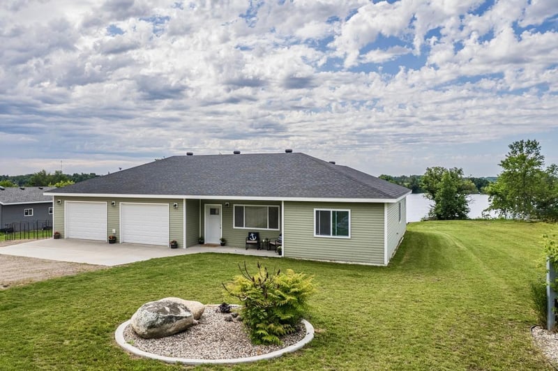 453 N Shore Dr, Underwood, MN 56586