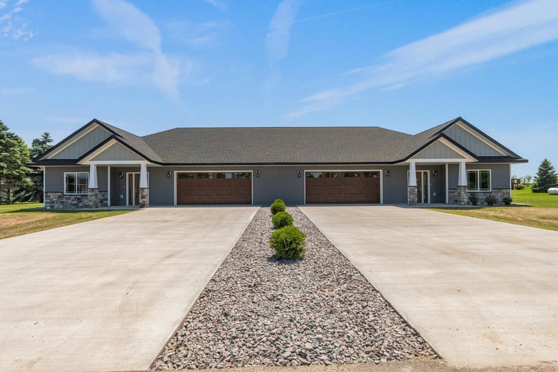 607 W Colfax St, Parkers Prairie, MN 56361