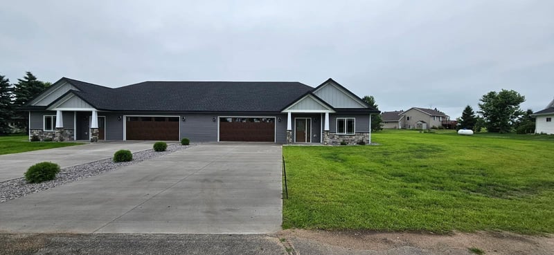 607 W Colfax St, Parkers Prairie, MN 56361
