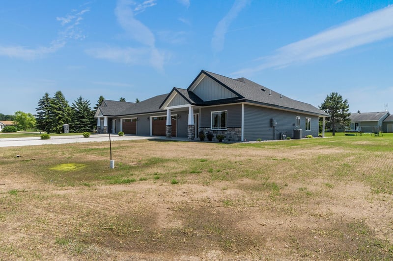 607 W Colfax St, Parkers Prairie, MN 56361