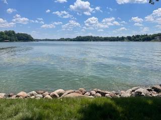 5491 Lake Sarah Heights Dr, Loretto, MN 55357