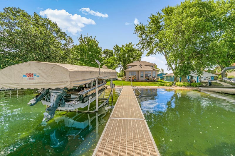 11448 Indian Beach Rd, Spicer, MN 56288
