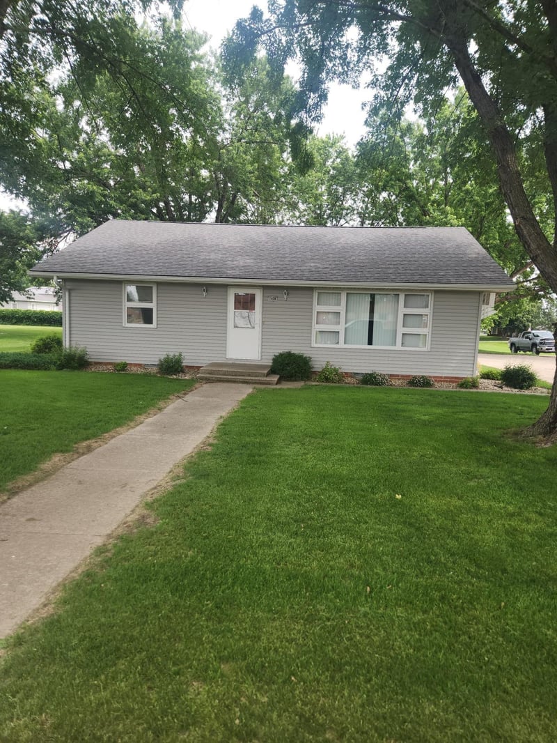 140 Trosky Rd W, Edgerton, MN 56128