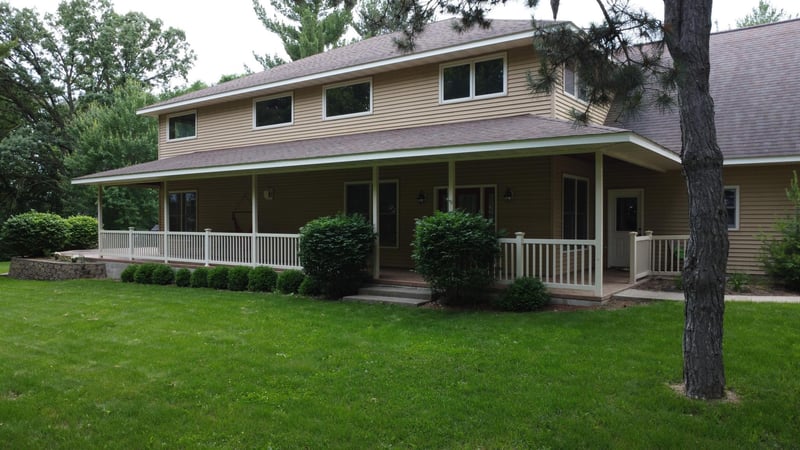 300 Sugarloaf Pw, Zumbrota, MN 55992