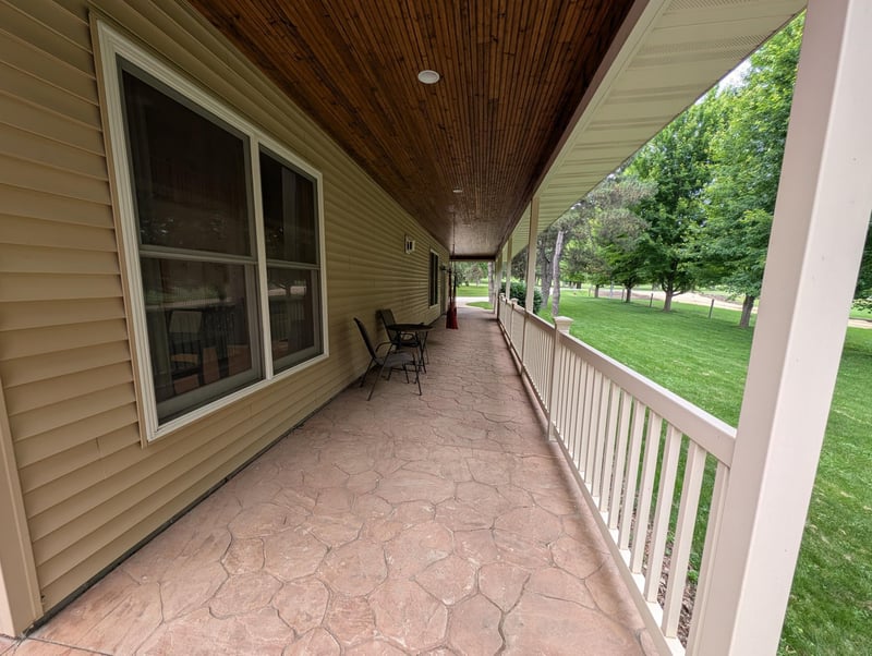 300 Sugarloaf Pw, Zumbrota, MN 55992