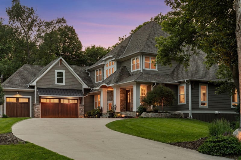 2890 Ella Ln, Minnetonka, MN 55305