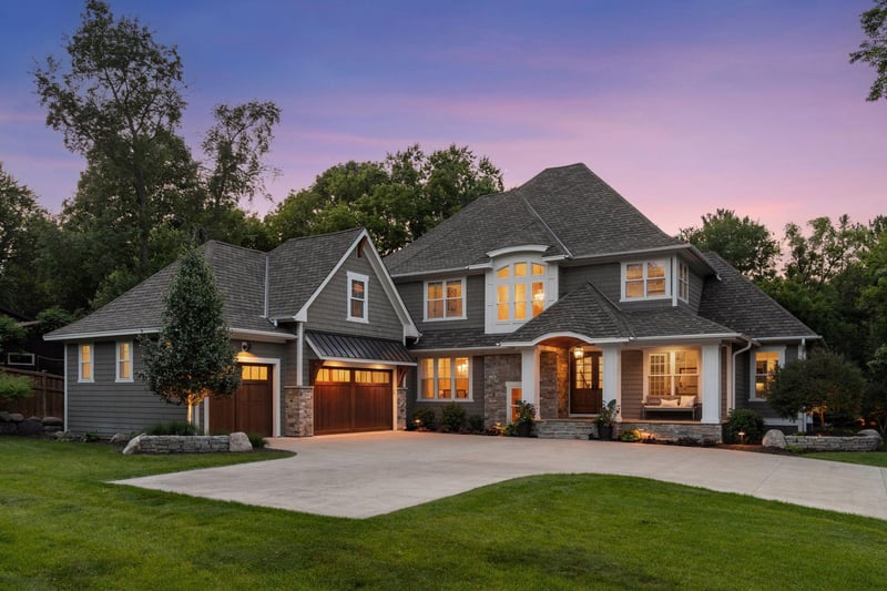 2890 Ella Ln, Minnetonka, MN 55305