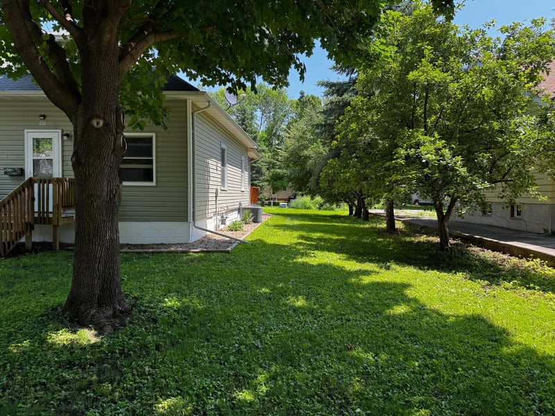 226 N Central Ave, Truman, MN 56088