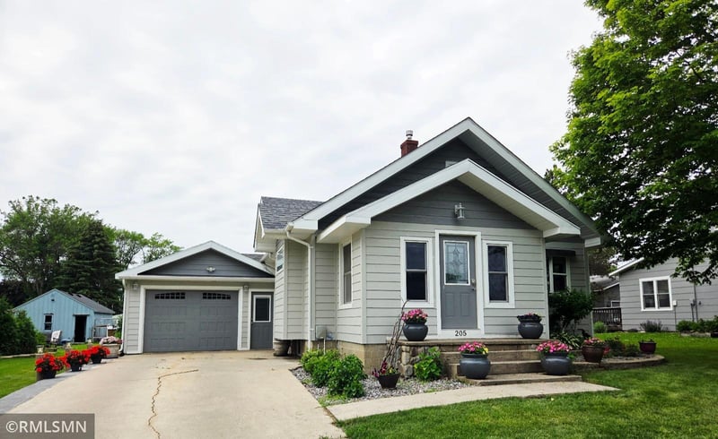 205 1st Ave SE, Norwood Young America, MN 55397