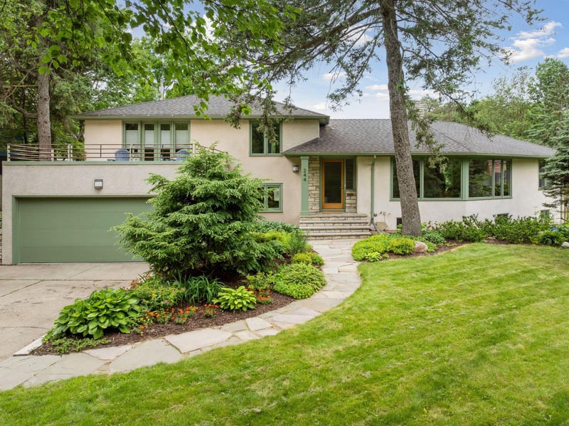 244 Janalyn Cir, Golden Valley, MN 55416