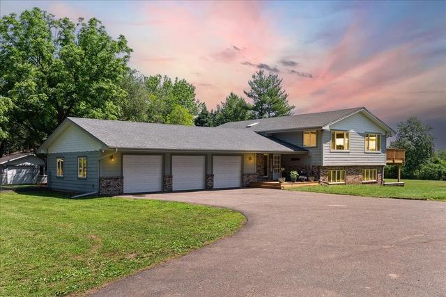 345 Quinlan Ave S, Lakeland, MN 55043