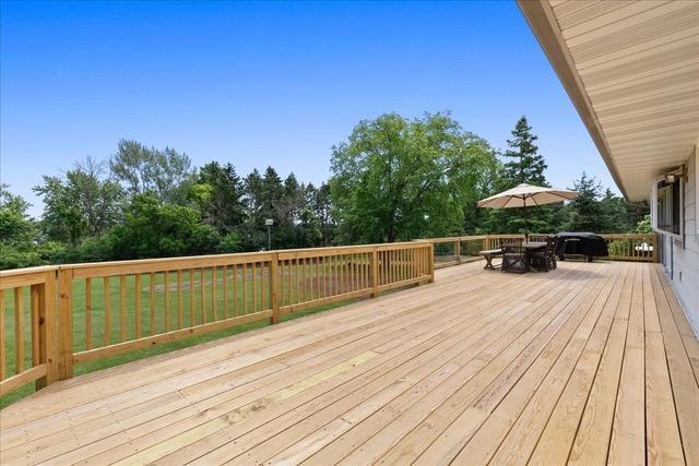 345 Quinlan Ave S, Lakeland, MN 55043