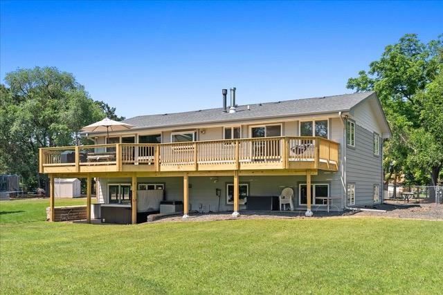 345 Quinlan Ave S, Lakeland, MN 55043