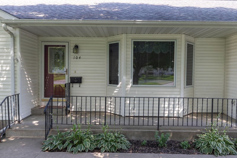 104 E County Rd N, Le Roy, MN 55951