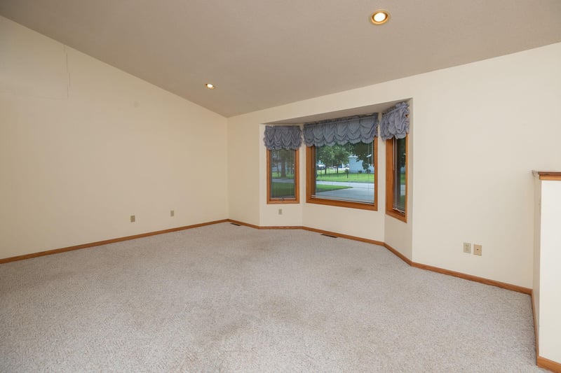 104 E County Rd N, Le Roy, MN 55951