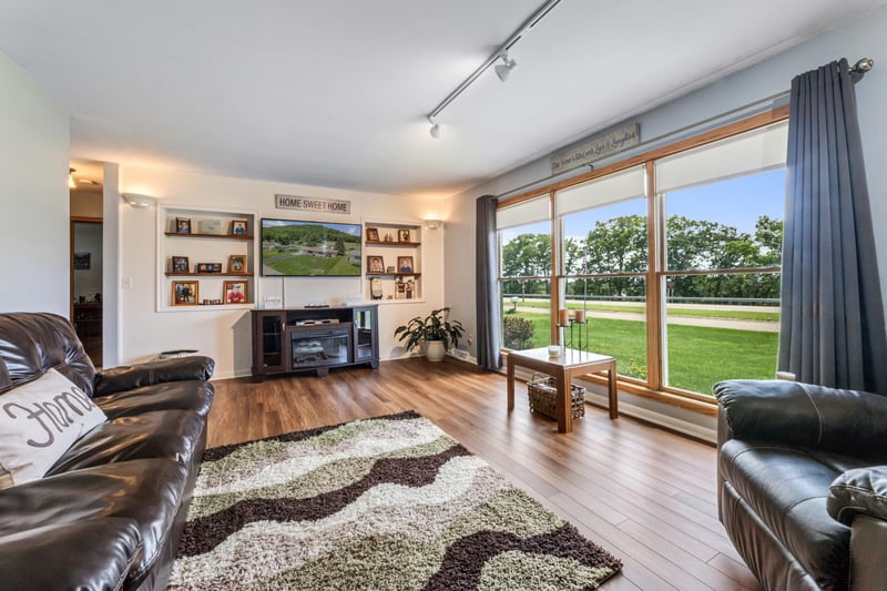 S1576 Lake St, Alma, WI 54610