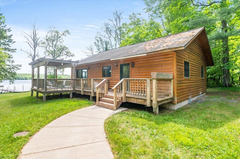 6978 S Maple Creek Rd, Lake Nebagamon, WI 54849