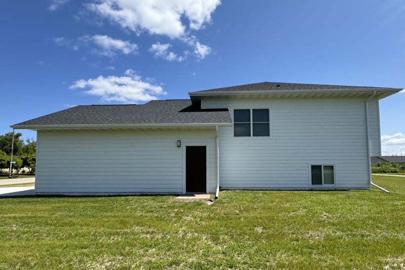 516 Washington St SE, Warroad, MN 56763