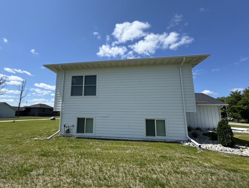 516 Washington St SE, Warroad, MN 56763