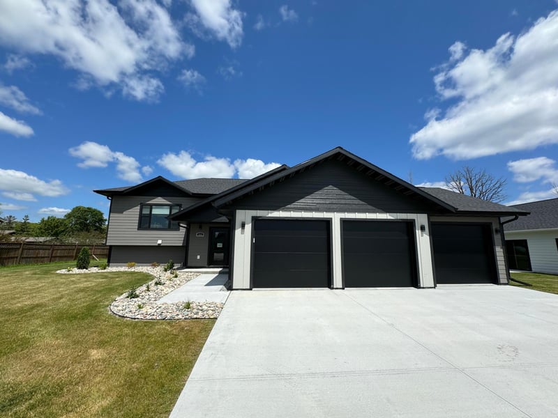 515 Lincoln St SE, Warroad, MN 56763