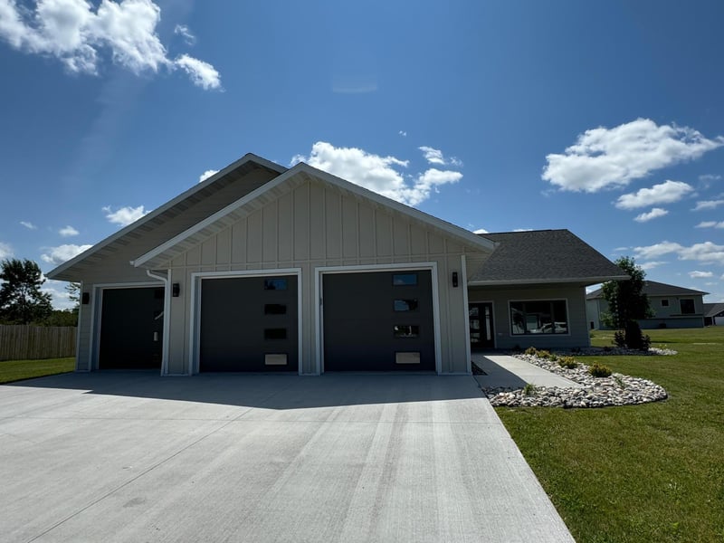 602 Lincoln St SE, Warroad, MN 56763