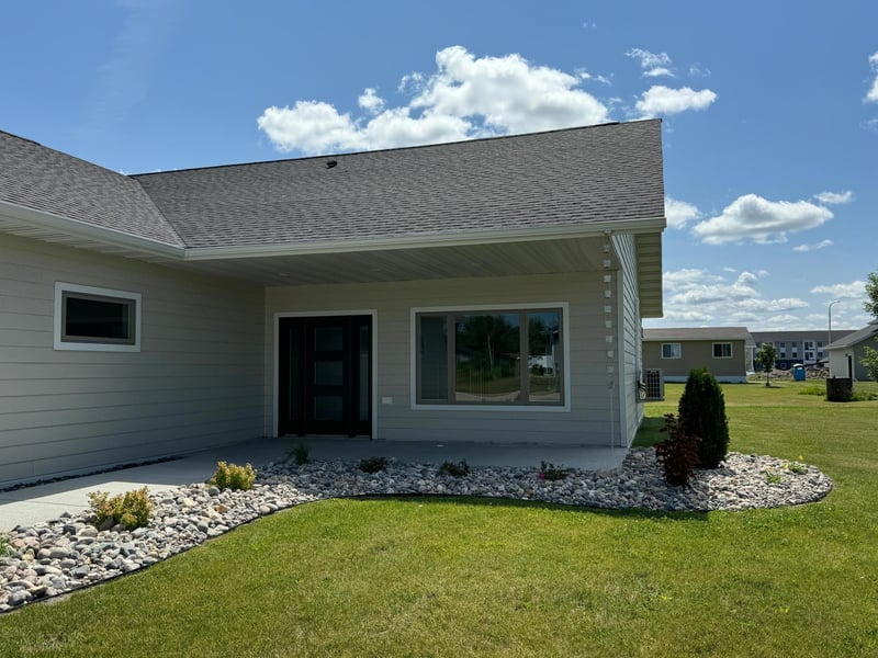 602 Lincoln St SE, Warroad, MN 56763