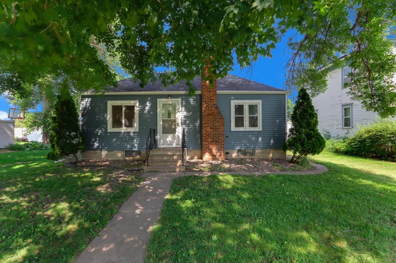 208 1st Ave SE, Norwood Young America, MN 55397