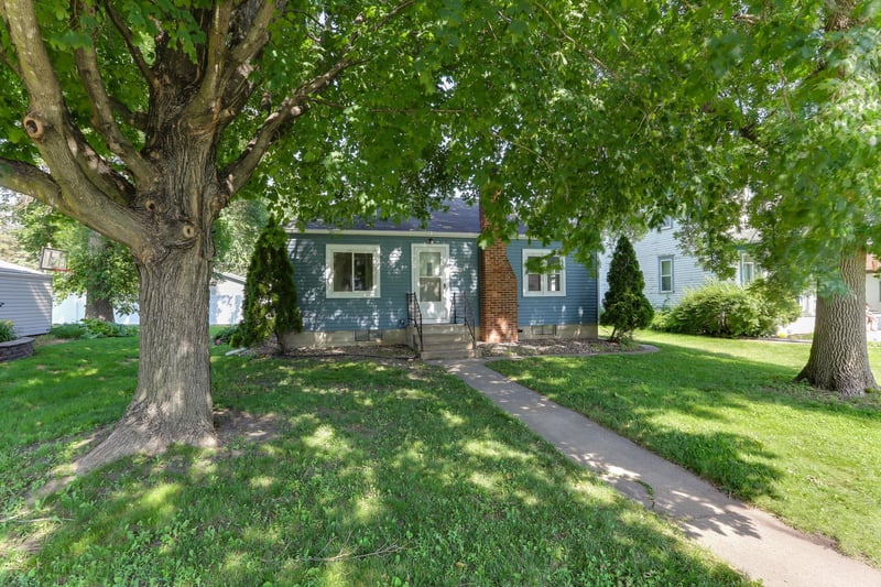 208 1st Ave SE, Norwood Young America, MN 55397