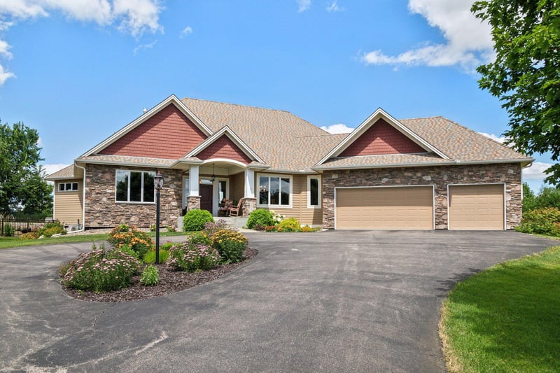 18922 Edgewood Ln, Prior Lake, MN 55372