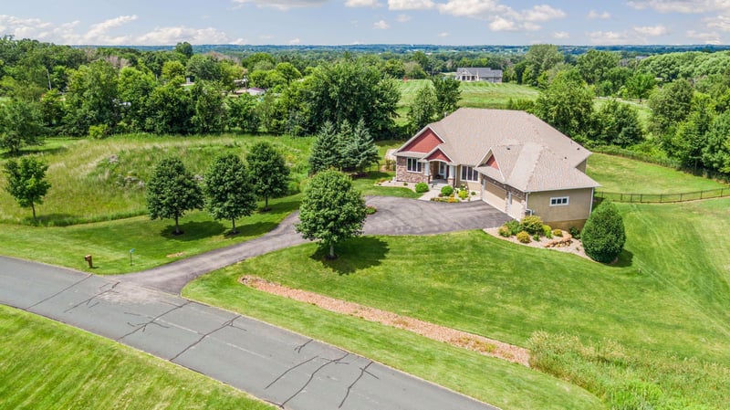 18922 Edgewood Ln, Prior Lake, MN 55372