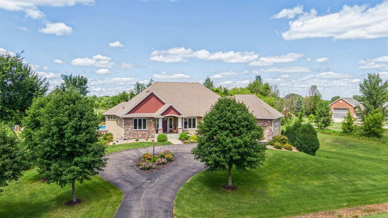18922 Edgewood Ln, Prior Lake, MN 55372